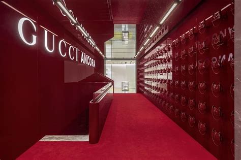 gucci via mecenate 77|gucci store in milan.